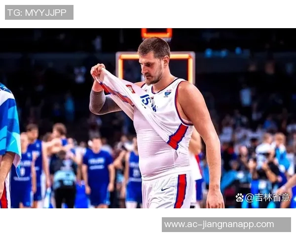 约基奇强势防守申京全场仅得2分8投1中表现惨淡