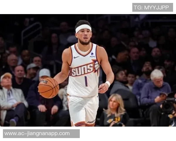 布克半场表现抢眼助力球队进攻贡献9分5板2助正负值全队最高