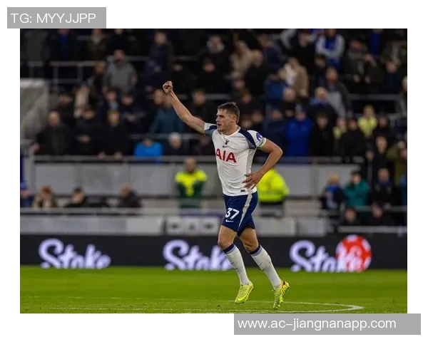 范德芬得知伊萨克受伤后立即联系并表达歉意