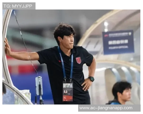 成都蓉城授予徐正源功勋主教练称号助力冲超与亚冠征程