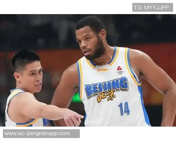 斯佩尔曼半场表现抢眼10投6中砍下14分7篮板2助攻正负值高达12